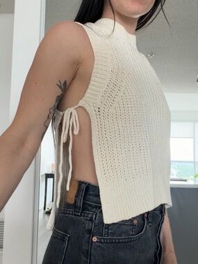 Wilfred Cream Side-Tie Sleeveless Knit Tank